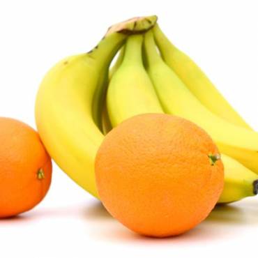 Почему бананы и апельсины вредно есть вместе?
