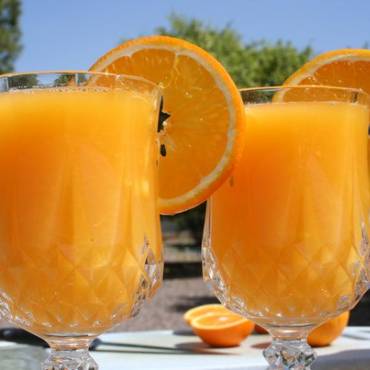 Напиток из апельсина и корицы