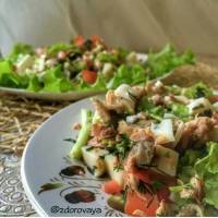 Очень вкусный и легкий острый салат с тунцом