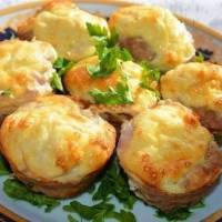 Мясные кексы с сырной начинкой