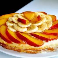 Пирог с персиками и бананами в мультиварке