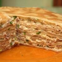 Торт из яичных блинов с куриной начинкой