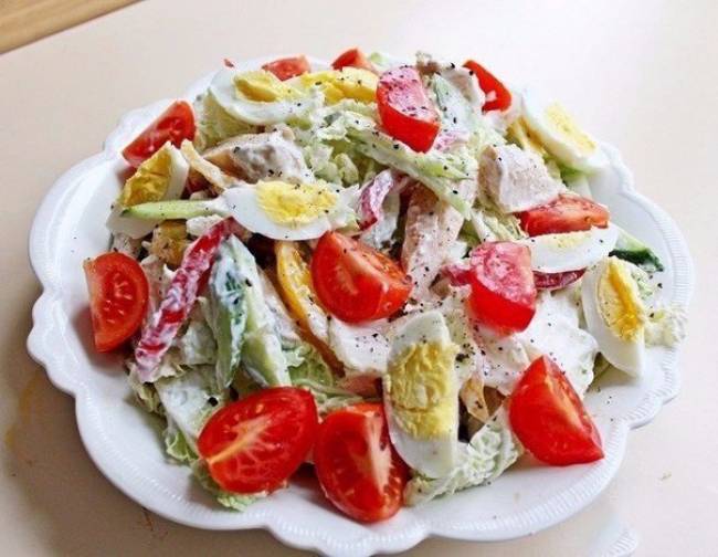 Пп-салат с куриной грудкой «наслаждение» - рецепт с рачетом калорийности и БЖУ