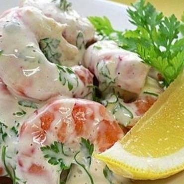 Лёгкий салат с креветками к ужину