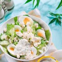 Легкий салат из огурца и яиц