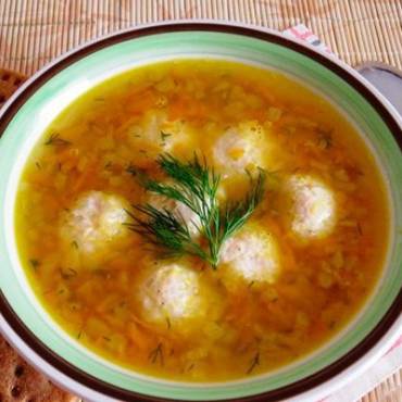 Диетический гороховый суп с куриными фрикадельками