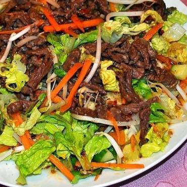 Тайский салат с говядиной