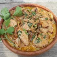 Вкуснейшее куриное филе тушеное в сметане