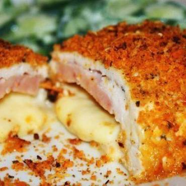 Шницель из куриной грудки «кордон блю»