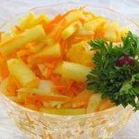 Салат с капустой, яблоками и апельсинами