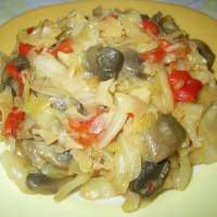 Капуста с грибами и болгарским перцем