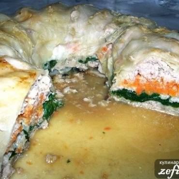 Рулет из капусты с начинкой из мясного фарша со шпинатом