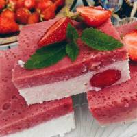 Вкуснющий творожно-ягодным десерт