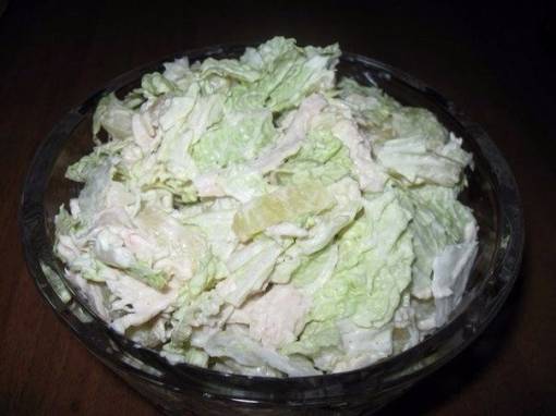 10 очень вкусных салатов с ананасом